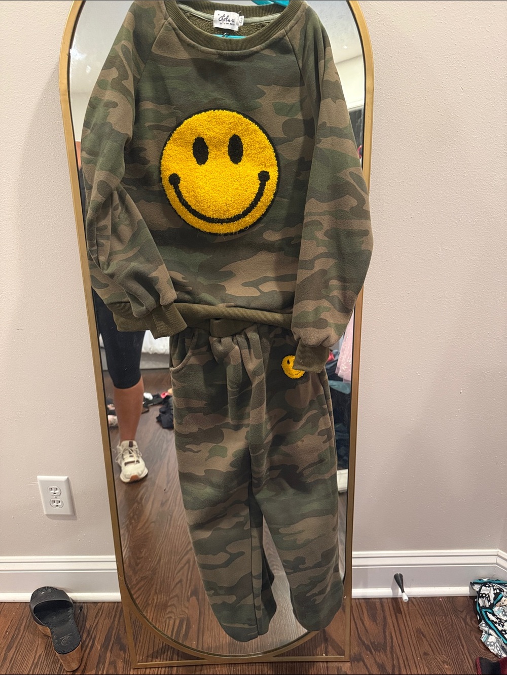 Lola and the boys size 10 camo Smiley Sweatshirt & Joggers Set